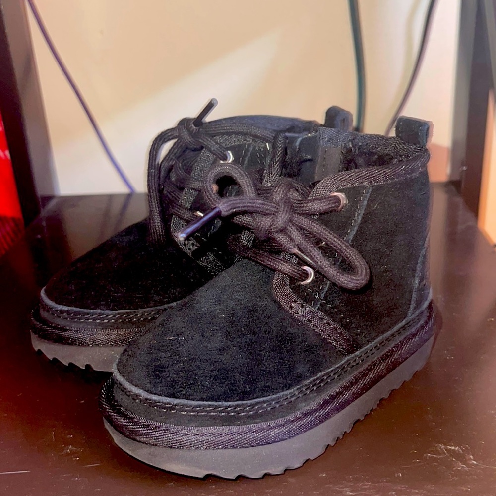 Black Uggs
